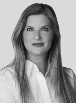 Courtney Peavey Headshot